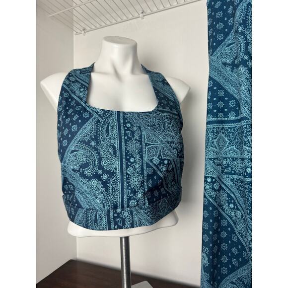 Fabletics Powerhold Blue Paisley Sports Bra and 7/8 Leggings Set size 3/4X NWOT - Picture 2 of 8